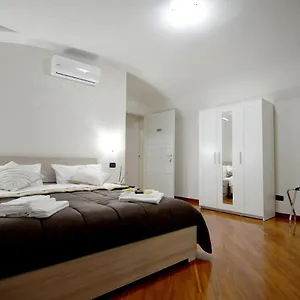 Montesantogroup Apartment Naples